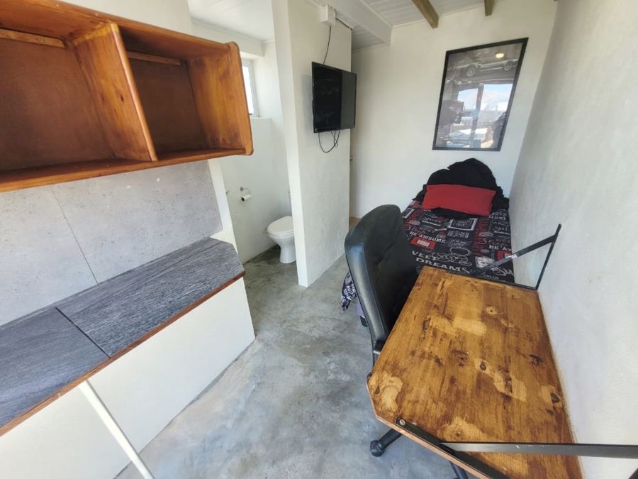 5 Bedroom Property for Sale in Struisbaai Western Cape